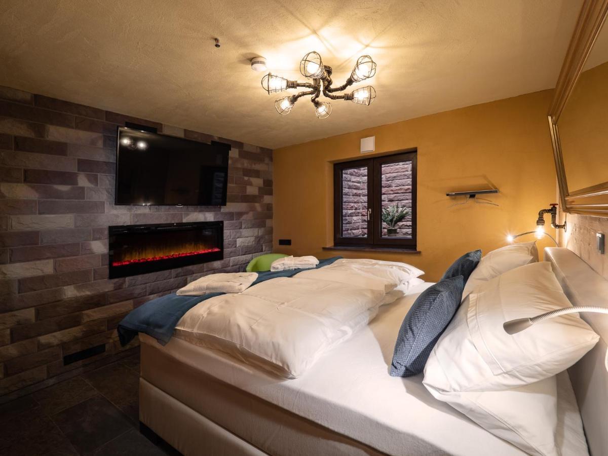 Ferienwohnung Altschloss Eppenbrunn Ngoại thất bức ảnh